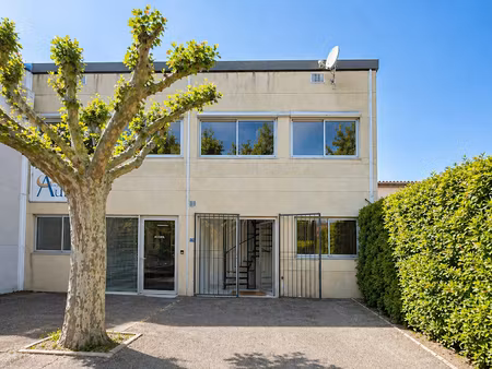 location appartement 3 pièces 72 m² à vaison-la-romaine (84110)  750 €