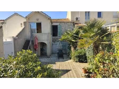 vente maison aux sables-d'olonne (85100) : à vendre / 100m² les sables-d'olonne
