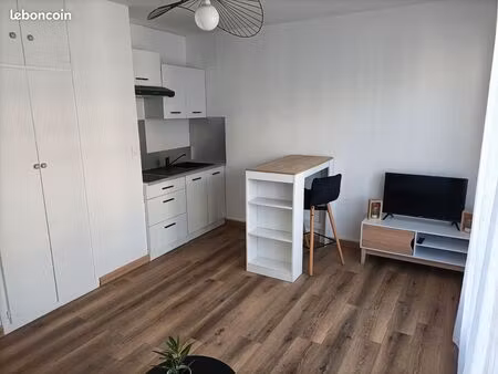 lumineux studio meublé refait à neuf 23 m2 quartier calme