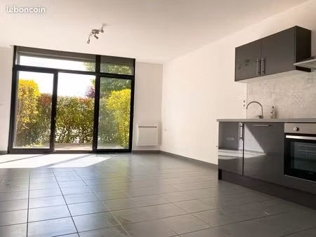 appartement t2 55 m² + terrasse + box