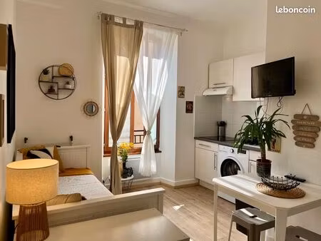 très joli studio meublé - électricité/chauffage/eau/internet (fibre) compris dans le loyer