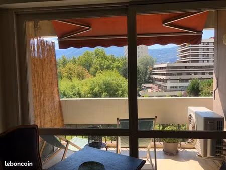 beau t3 centre ville grenoble