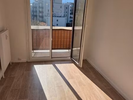 loue t2 dans résidence calme et sécurisée