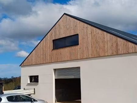 bâtiment de stockage proche voie express brest/quimper