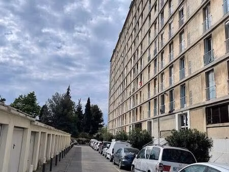 particulier loue un grand t3 avec balcon