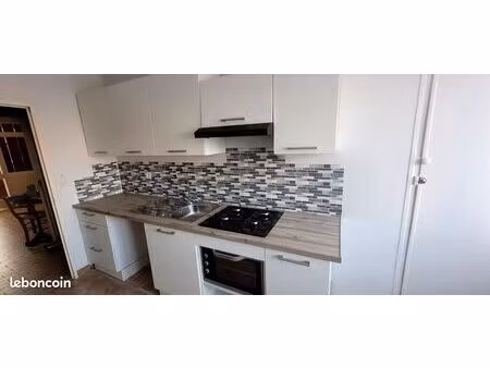 appartement 3 pièces env 70m² + cave