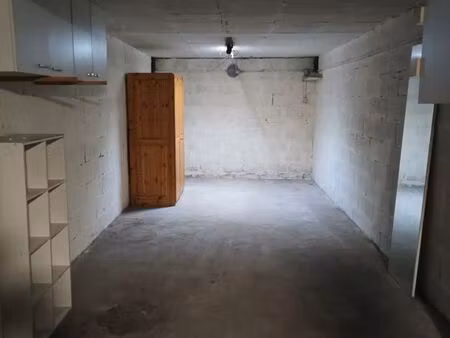 vends garage en sous sol