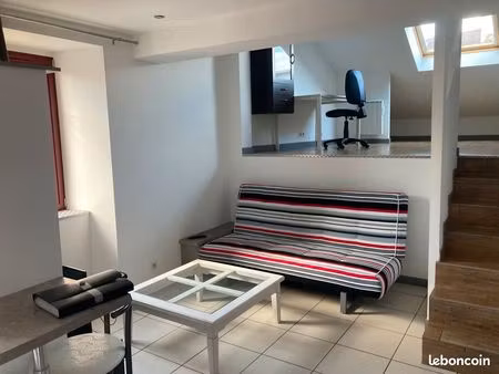 f2 duplex meublé plein centre