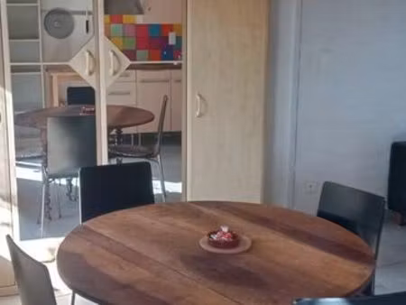 studio meublé à 3 kms de lentilly  6 kms de l'école véto