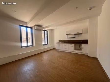 studio 1 pièce 27 m²