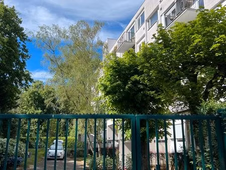 à louer à montmorency  appartement 3 pièces de 65 m² situé au 1er étage dans un quartier c