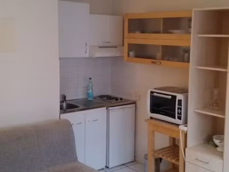 studio 25m2  meublé en très bon état