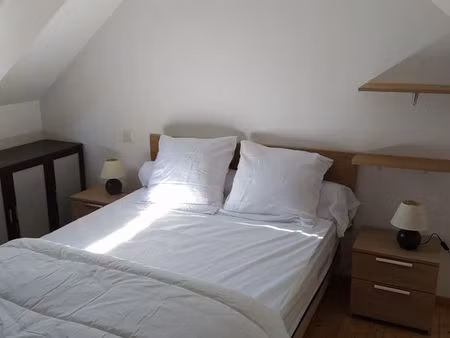 t 2 dans longère meublée