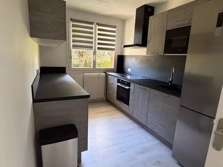 appartement t3 meublé 54 m² – entièrement rénové – rez-de-chaussée surélevé