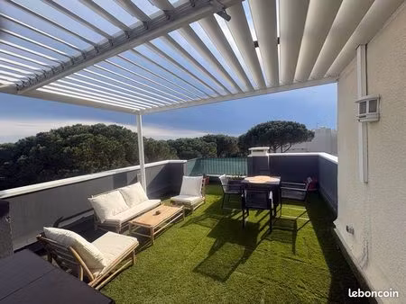 loue studio 35m² + rooftop 35m² – parking – ponant la grande-motte