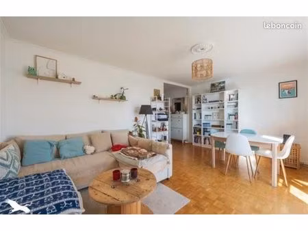 f3 meublé lumineux avec terrasse + balcon + parking – dernier étage - 62m carré