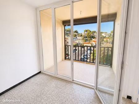 charmant t2 avec balcon et clim – calme et climatisation