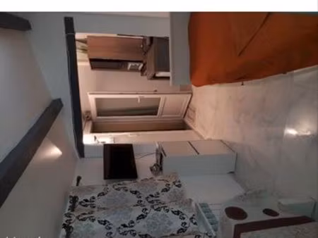 à louer – dépendance en centre-ville avec parking