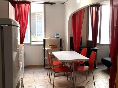 charmant studio entièrement rénové