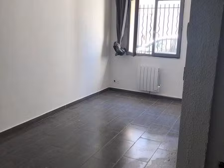 en maison de ville appartement type 2