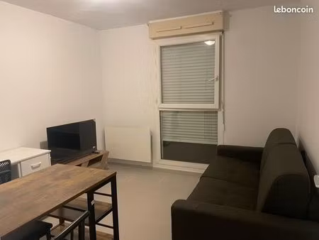 joli studio refait à neuf proche de la gare