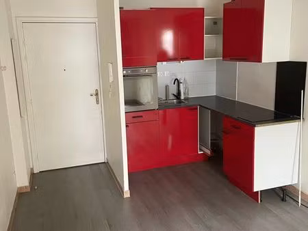 t2 meublé clim et balcon