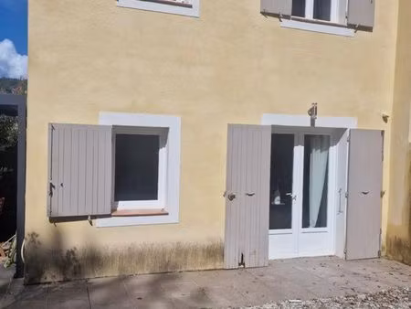 particulier loue maison t3 avec terrain  proximité centre village