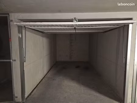 2 box fermés saint just