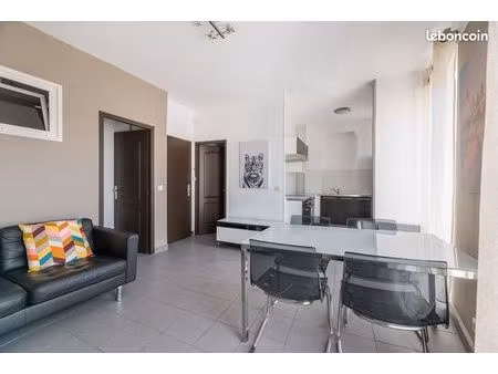 baille / sainte cecile/ castelanne