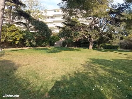 studette cadenelle - corniche 8ème