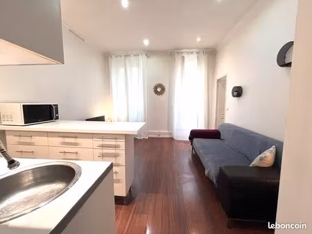 marseille 1er t2 lumineux  beaux volumes