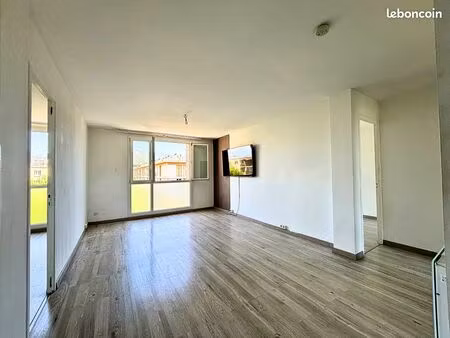 ? t4 lumineux et traversant – marseille 9ème