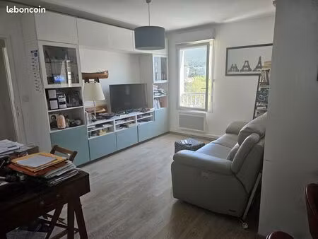 t3 récent 61m2 avec loggia et parking pmr
