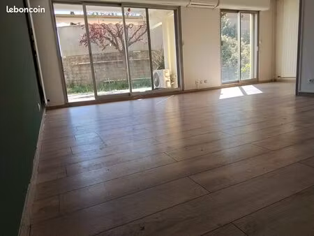 vend appartement t4 rdc avec jardin residence standing sécurisée arles