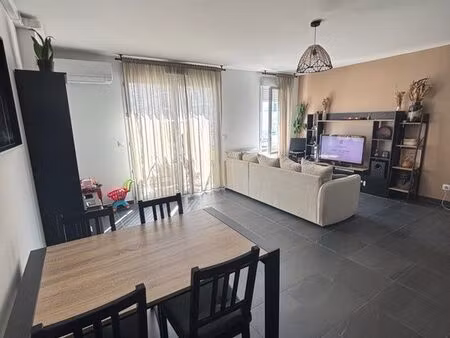 superbe t3 avec terrasse