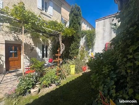 maison 8 pièces 185 m²