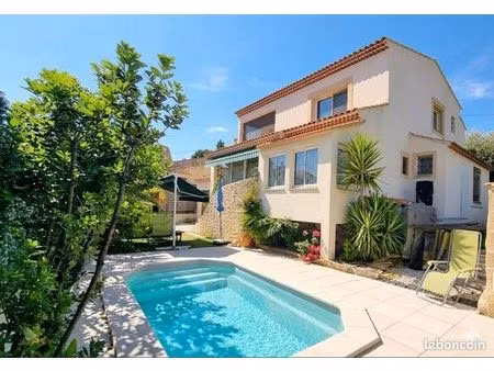 villa 5 pièces 145 m²