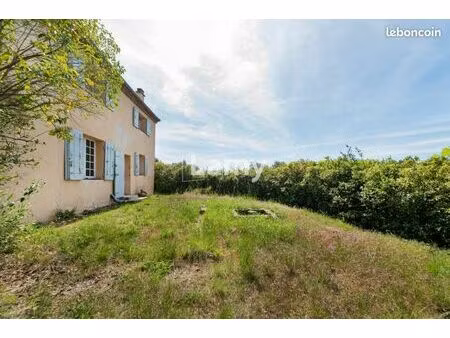 propriété 6 pièces 136 m²
