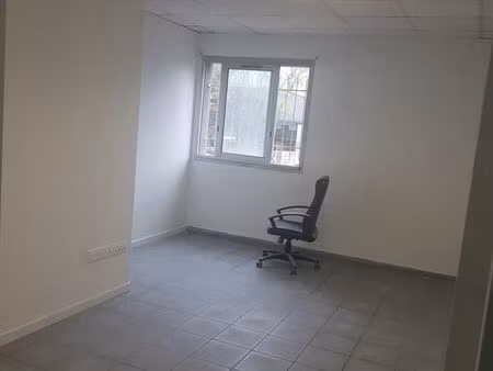 loue bureau 16m2 gémenos