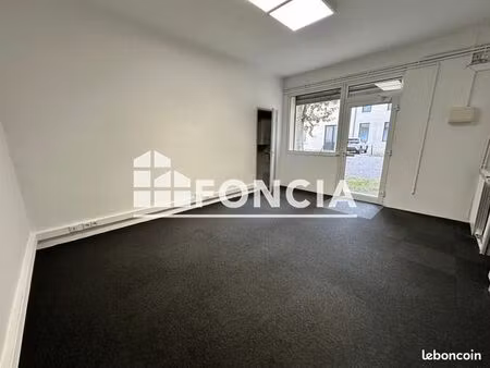 local commercial 68 m²