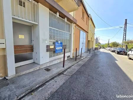 local commercial ou professionnel de 91 m²