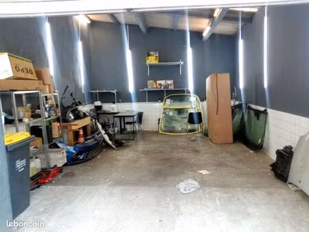 local commercial à louer anciennement lavage auto pare brise petite carrosserie