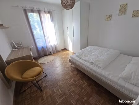 appartement 5 pièces 13 m²