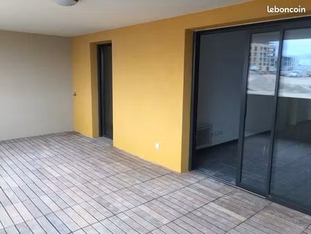 loue grand t2 aix la duranne