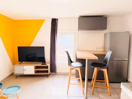 a saisir t2 rénové -lumineux - chambre spacieuse au calme