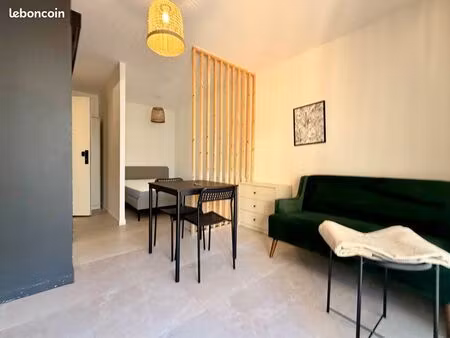 location studio avec terrasse