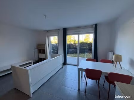 studio 1 pièce 32 m²