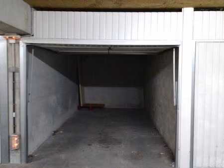 location garage dans residence securisee