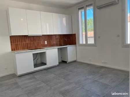 t2 - 41 m2 - dernier étage - 91 rue alphonse daudet 13013