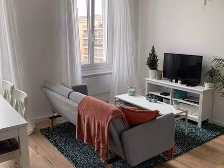 appartement t2 non meublé – 33 m² – lumineux et calme – marseille 5e
